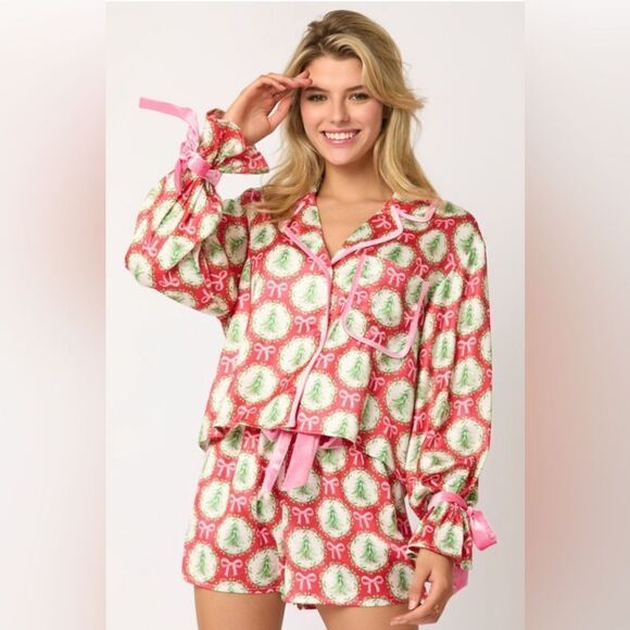 902. SATIN CHRISTMAS TREE AND BOW PJS - Picture 4 of 11